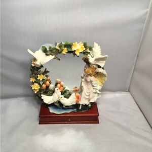TURTLE KING CORP SCULPTURED DOVE & ANGEL VANITY MIRROR/JEWELRY BOX